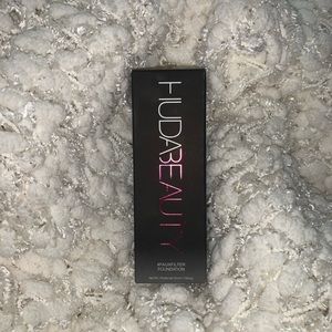 HUDA BEAUTY